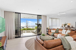 Luxe Oceanview Apartment in Palm Beach